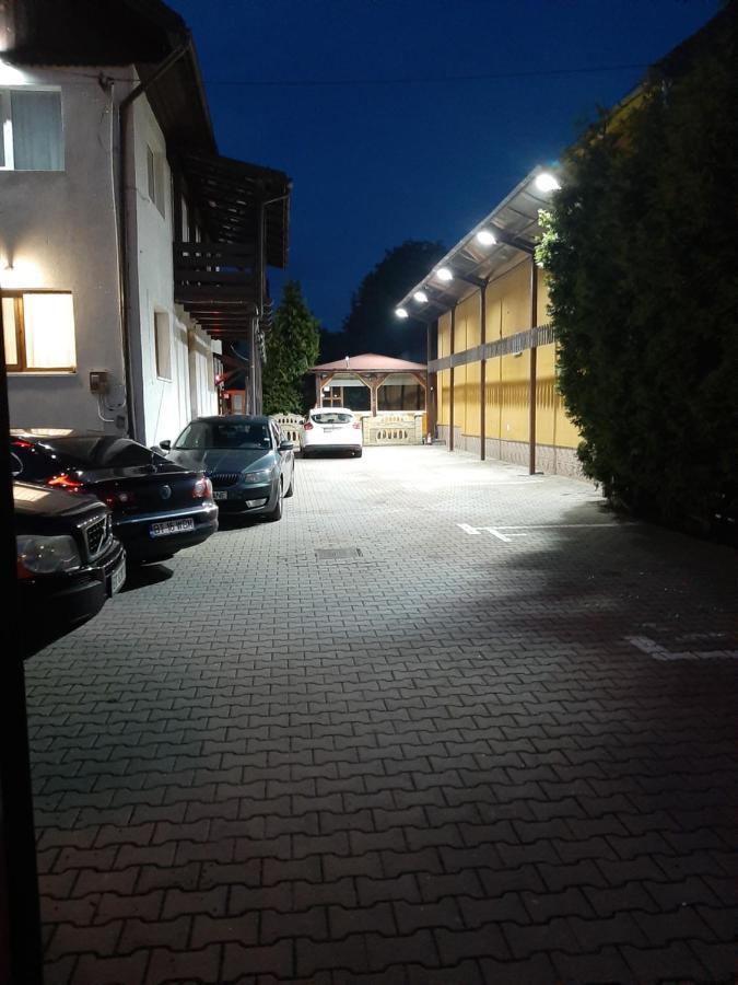 Casa Anemyra Hotel Săcele Exterior foto